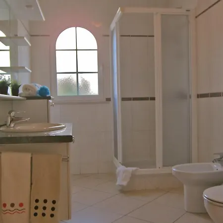 6 Bedroom Brady Private With Pool And Garden