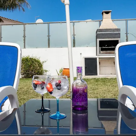 Heated Pool 6 Bedroom Private In Center Of Olhos De Agua Вилла *
