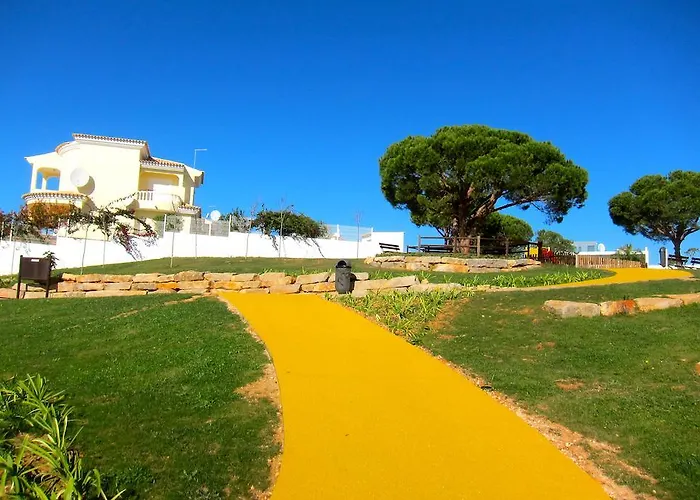 Heated Pool 6 Bedroom Private In Center Of Olhos De Agua