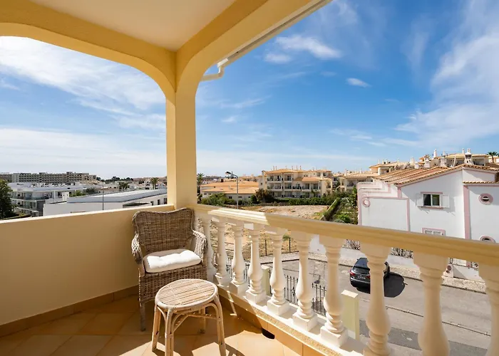 Heated Pool 6 Bedroom Private In Center Of Olhos De Agua * Albufeira