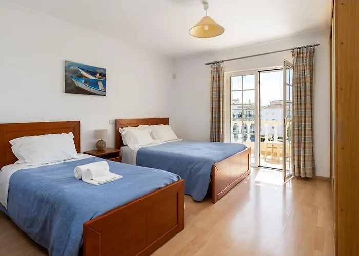 Heated Pool 6 Bedroom Private In Center Of Olhos De Agua * Albufeira