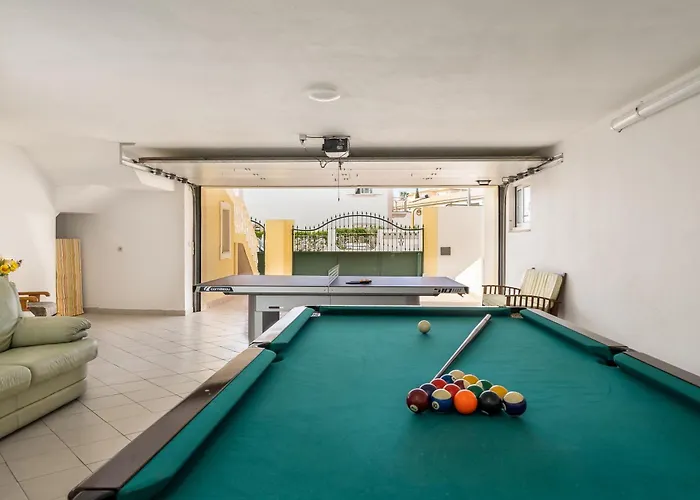 Heated Pool 6 Bedroom Private In Center Of Olhos De Agua Villa *