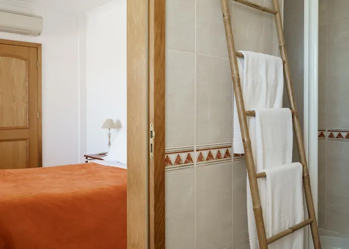 Heated Pool 6 Bedroom Private In Center Of Olhos De Agua Albufeira