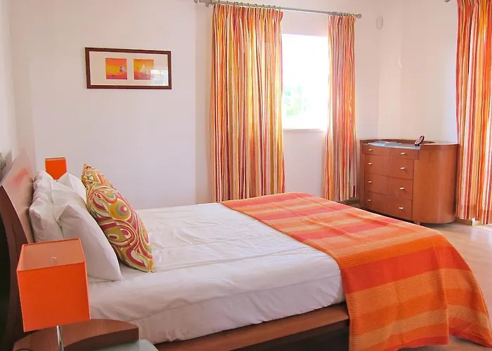 Villa Heated Pool 6 Bedroom Private In Center Of Olhos De Agua *