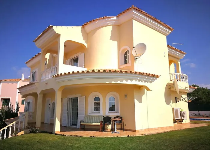 Heated Pool 6 Bedroom Private In Center Of Olhos De Agua Villa Albufeira