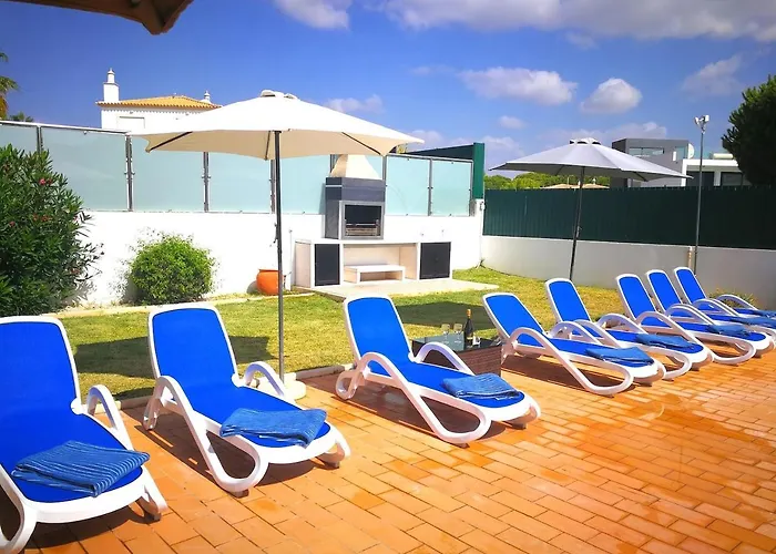 Heated Pool 6 Bedroom Private In Center Of Olhos De Agua *