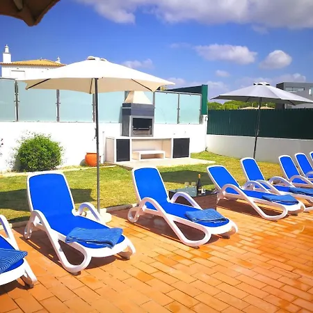 Heated Pool 6 Bedroom Private In Center Of Olhos De água *