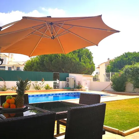 Heated Pool 6 Bedroom Private In Center Of Olhos De água